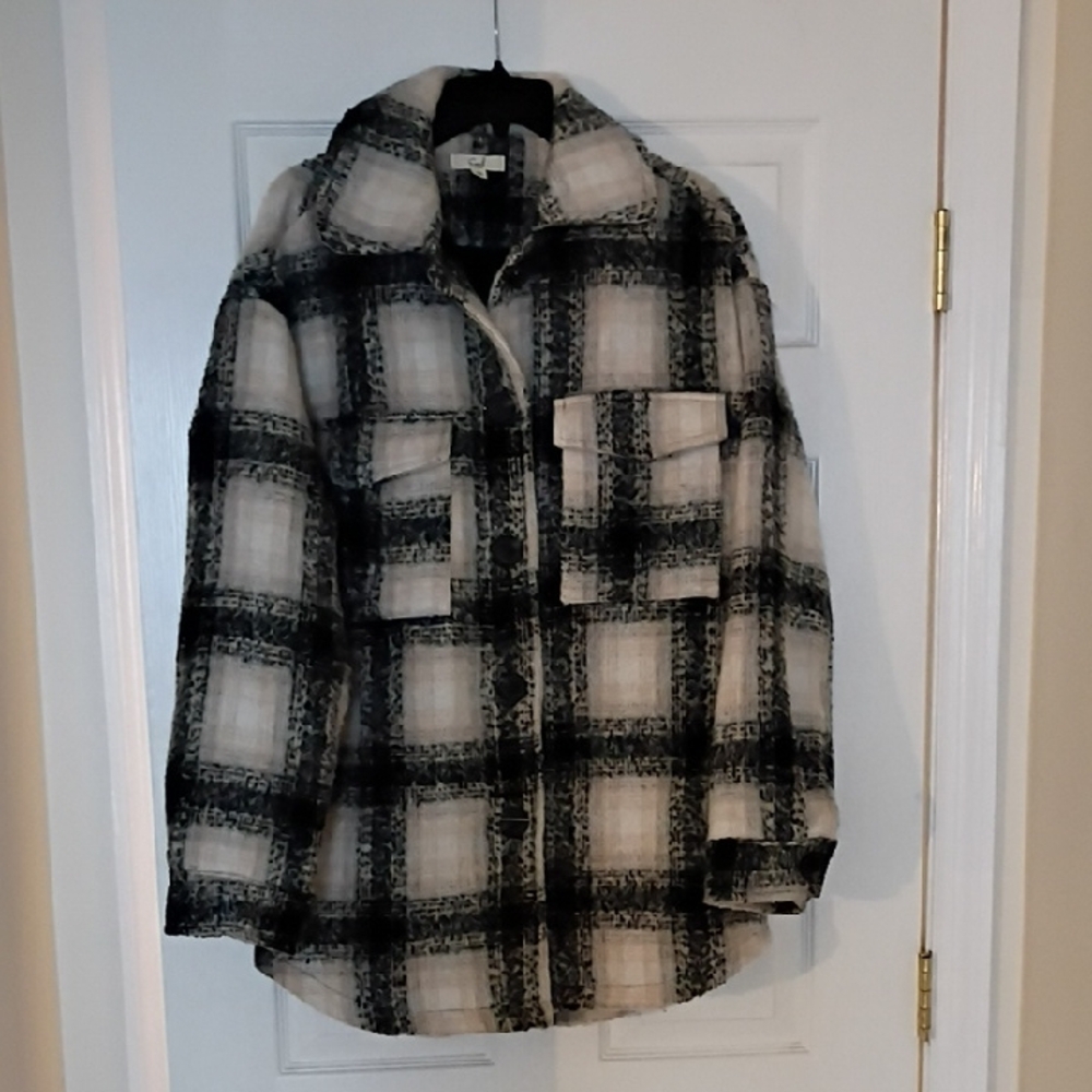Easel Black and Cream Plaid Utility Shacket, L
